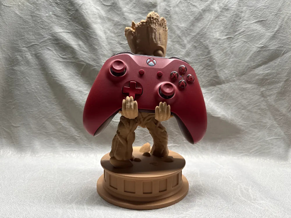 Soporte para Gamepad Estilo Groot – Juego y Estilo en Armonía